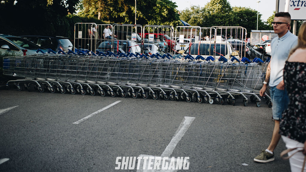 tesco blocking car park using trolleys