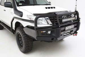 white hilux bullbar