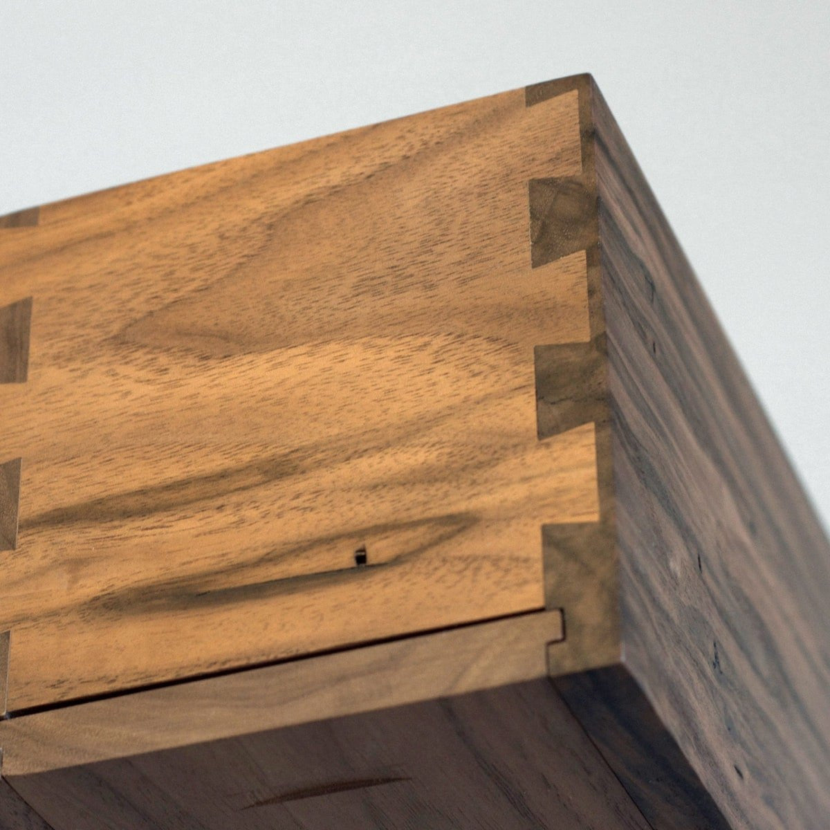 Walnut Wine Box - Monogram – Artificer Wood Works