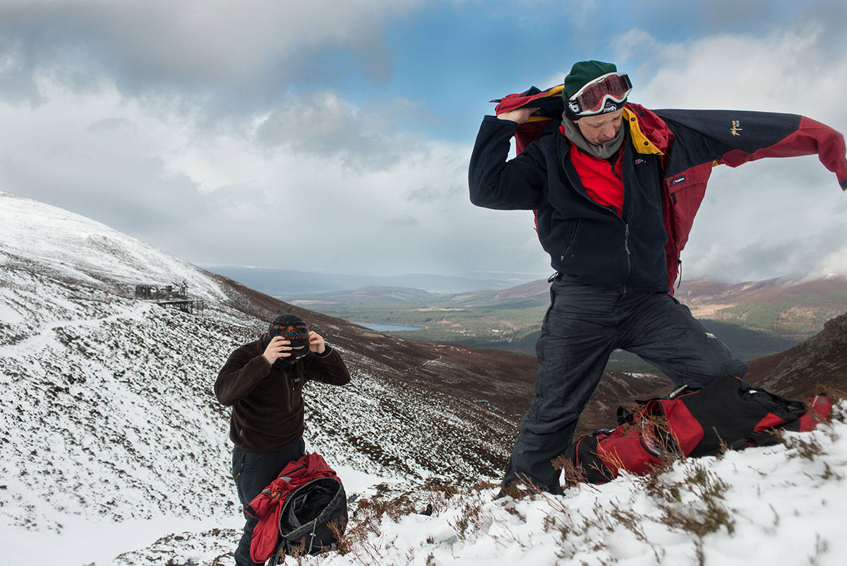 Holed Up | Snow Holing in the Cairngorms