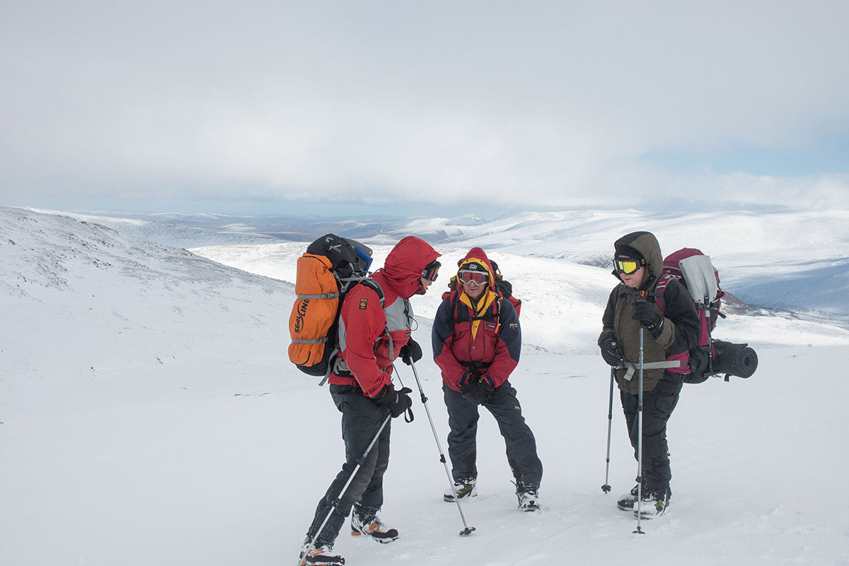 Snow Holing in the Cairngorms