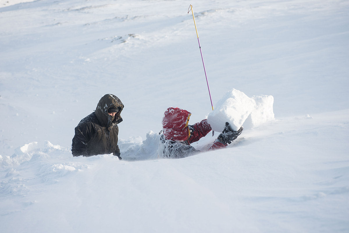 Holed Up | Snow Holing in the Cairngorms