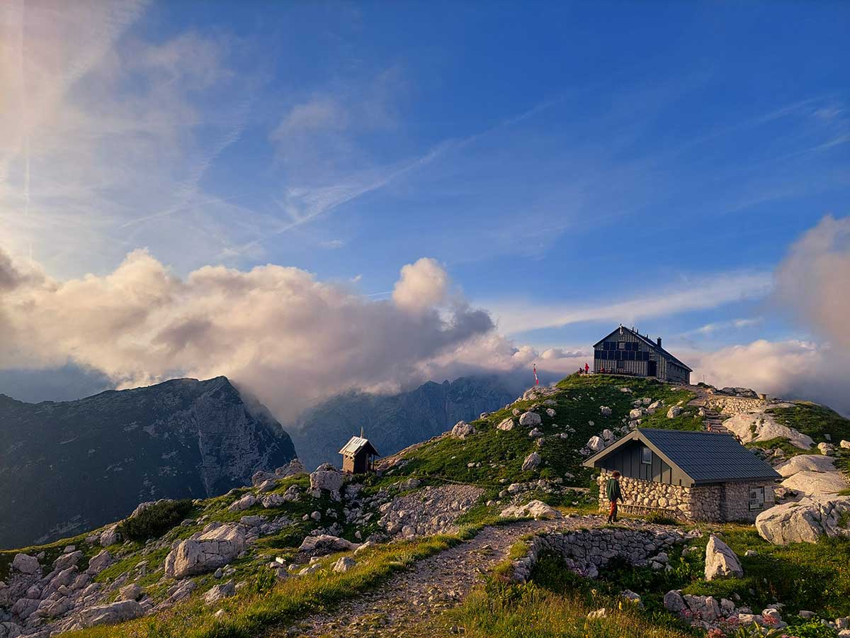 Zasavska koča (Zasavska hut)