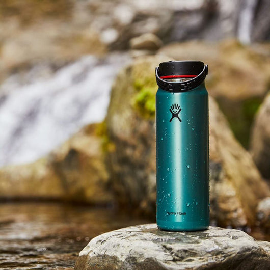 Hydro Flask 21 oz Lightweight Standard Mouth Trail Series Obsidian