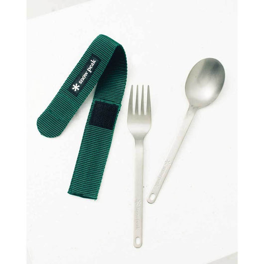 https://cdn.shopify.com/s/files/1/1482/7698/products/snow-peak-titanium-fork-spoon-set-cutlery-sets-one-size-green-sct-002-grn-18997304950951_530x.jpg?v=1684882944