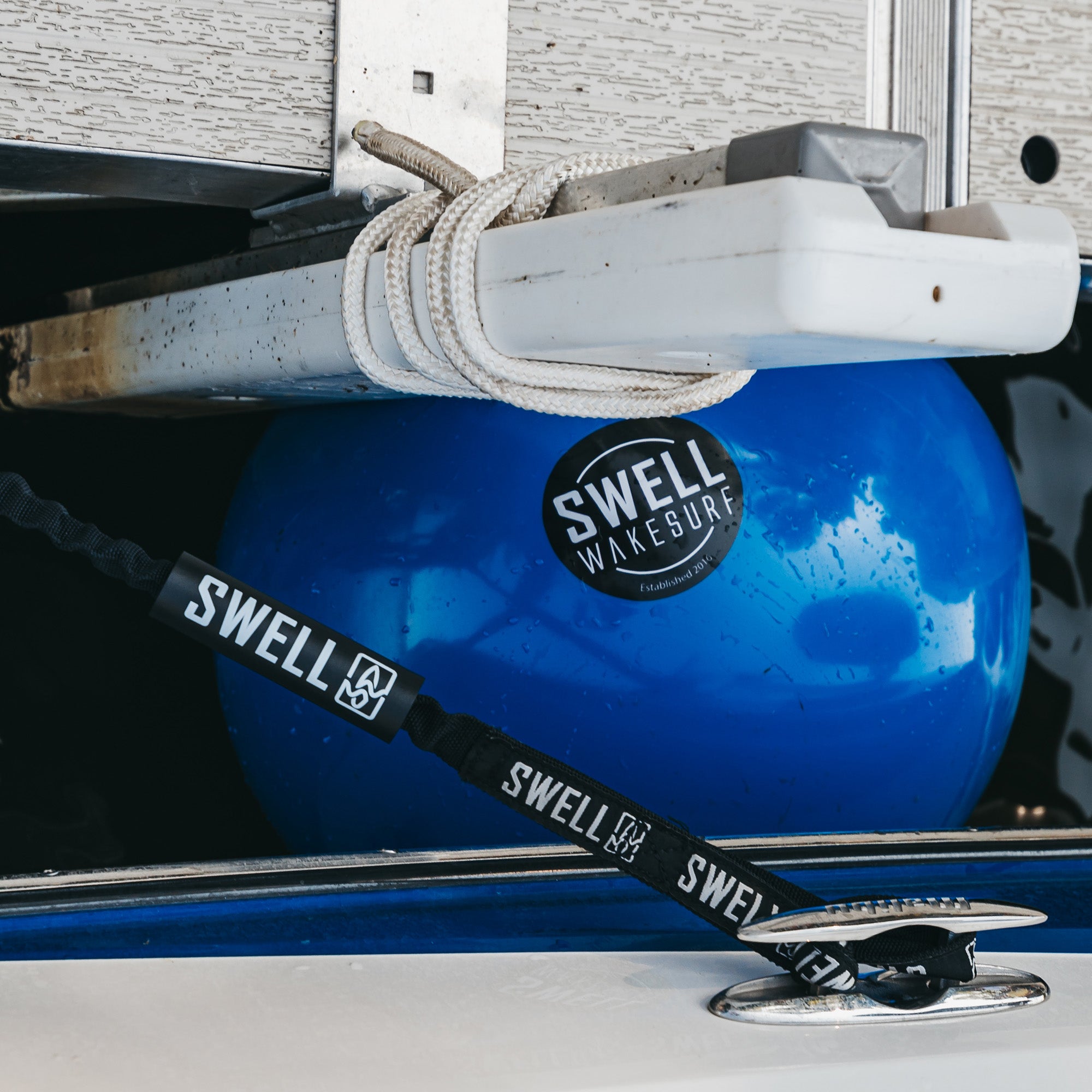 SWELL Wakesurf - Original Buoy Ball Inflatable Bumper - Great For Tie-ups