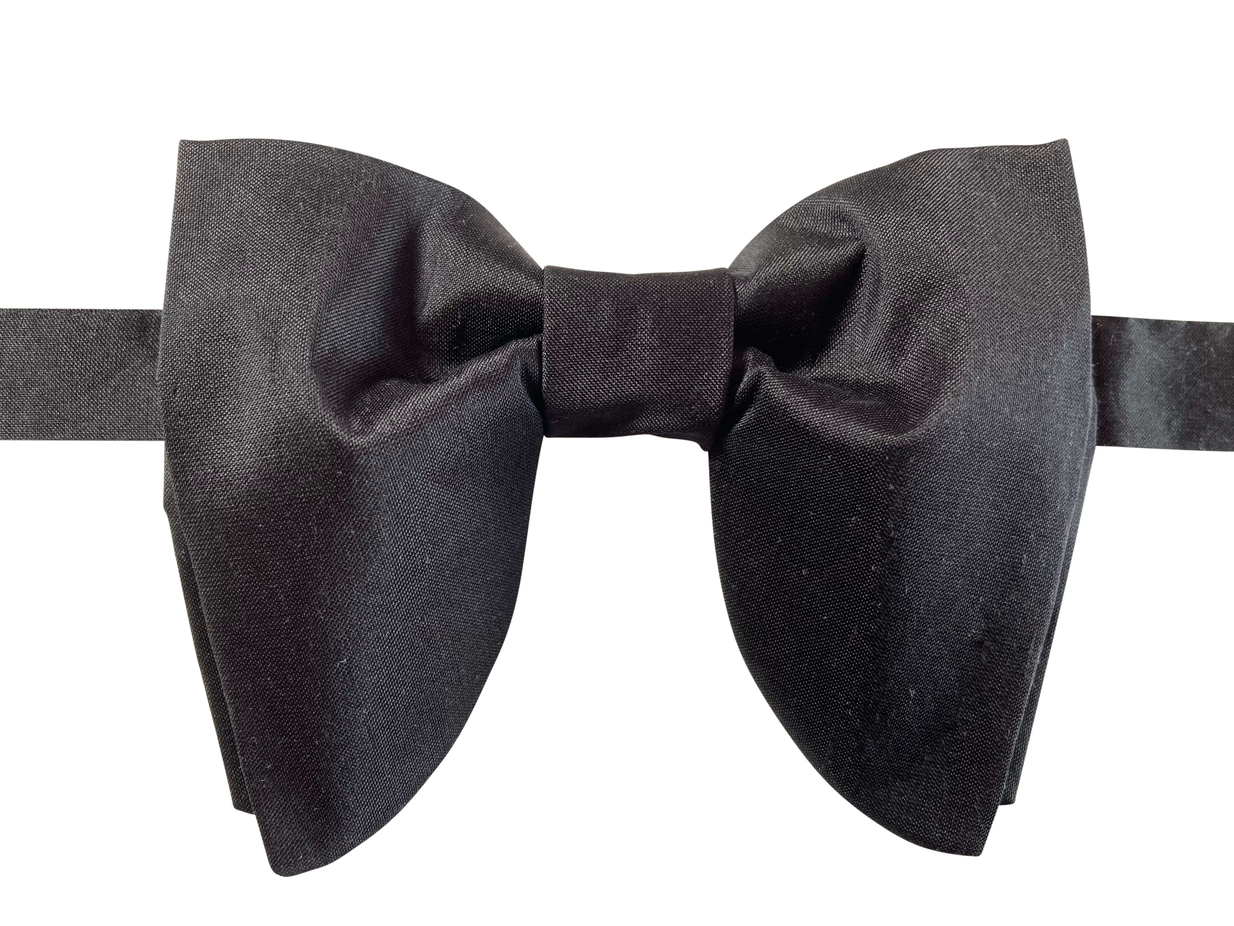 Oversized Bow Tie in Black Silk