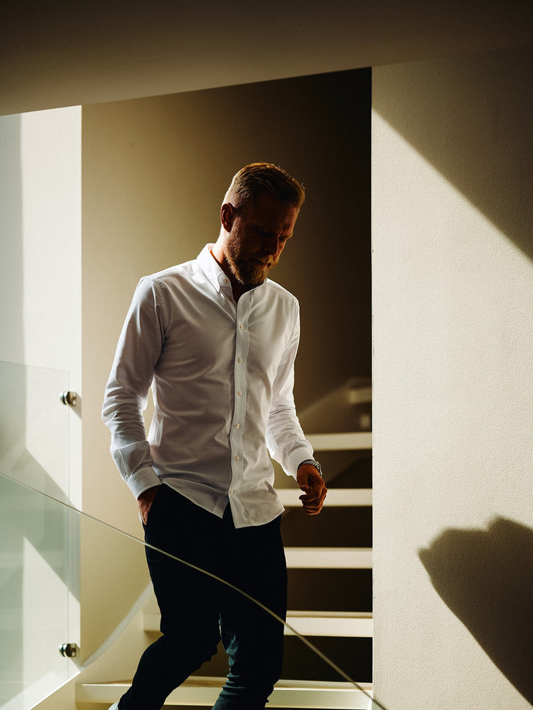 Kevin magnussen in Barons shirt