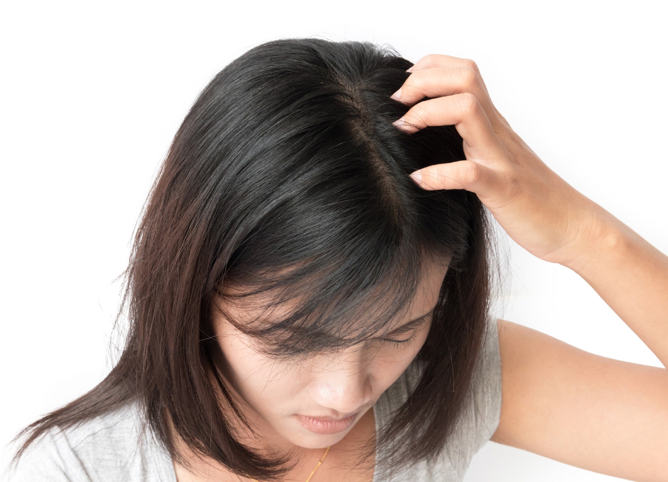 5 Tips and 5 Steps to Combat Scalp Dryness - Holistic Hair®