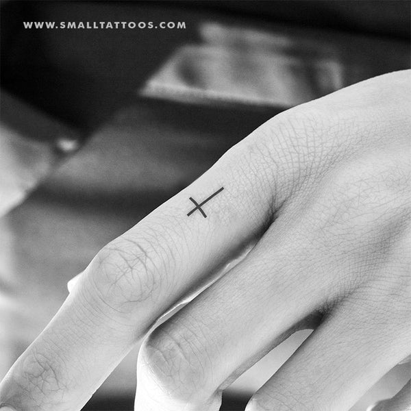 24 Mini Cross Tattoo Ideas