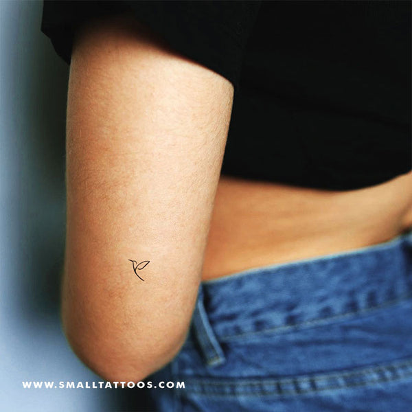 20 Cardinal Tattoos to Remember Loved Ones  Cake Blog