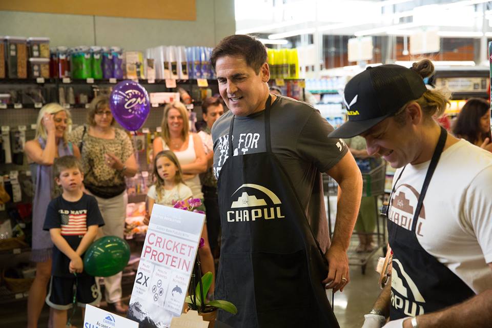Mark Cuban demos Chapul Protein Bars at Central Market made with Chapul Cricket Flour