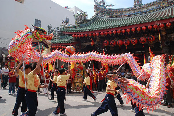 Dragon dancing