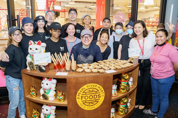 Group at Pearl River Mart Foods for Anne Saxelby Fundraiser