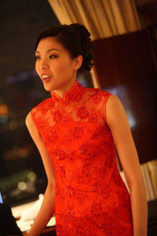 Bride in red qipao