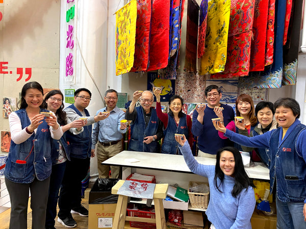 Pearl River staff saluting egg tarts