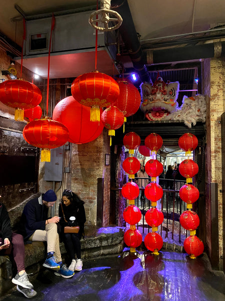 Lantern and lion display in Chelsea Market