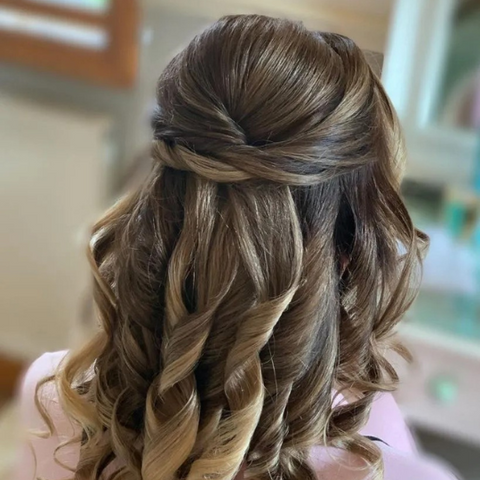 Chic braided half up half down with big loose curls | Ideias de penteado,  Cabelo, Penteados