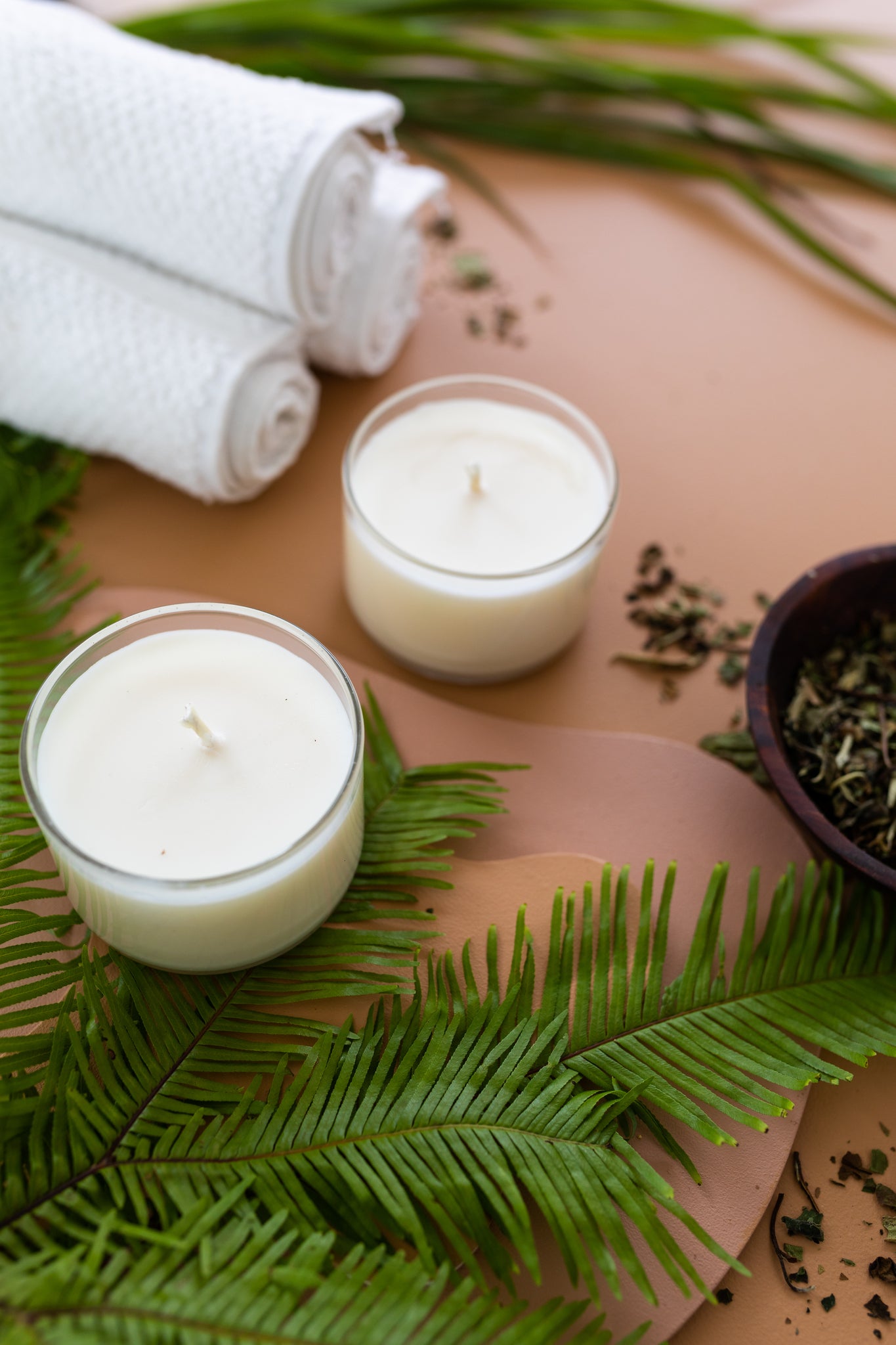One of Standard Wax’s best selling candle fragrance is White Tea and Thyme. Fill your home with the scents of lemongrass, fern, white tea and freshly picked garden herbs. This fragrance instantly transports you to a stress-free zone and reminds us of some of our favorite spa treatments.