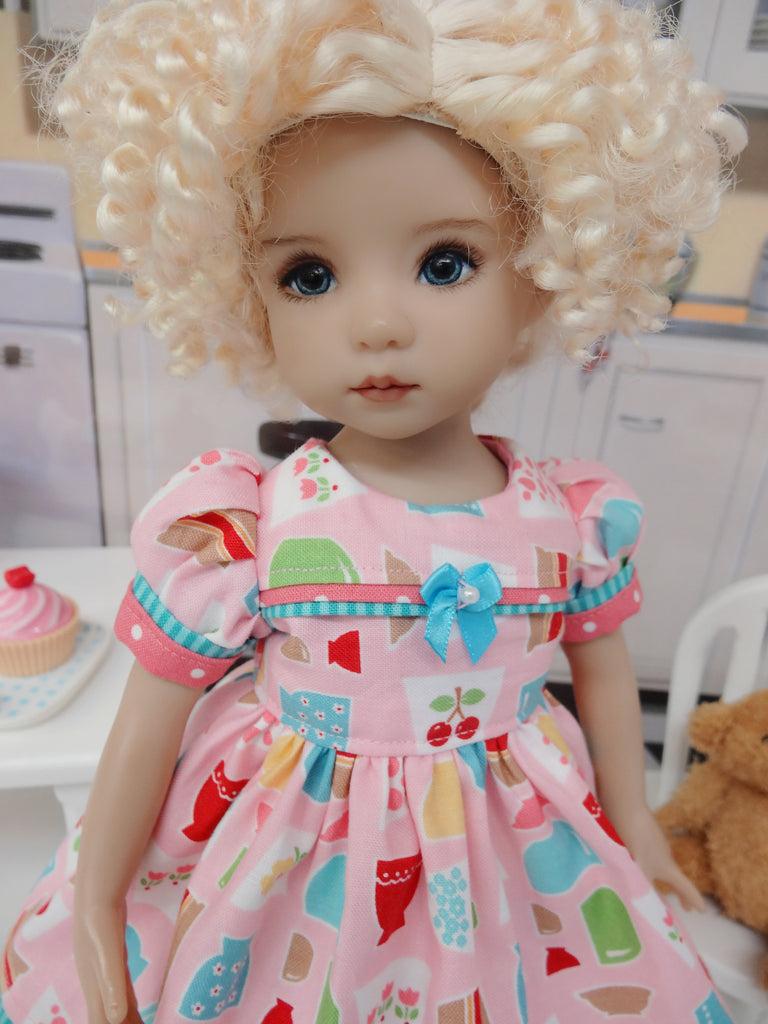 Family Recipe - dress, socks & shoes for Little Darling Doll or 33cm B ...