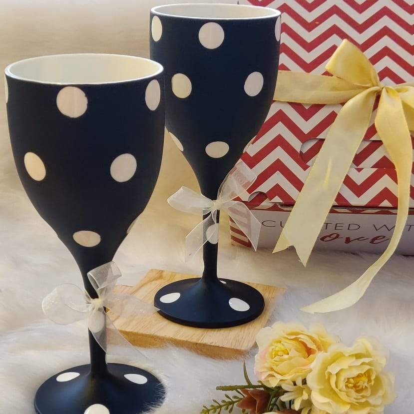 Non Breakable Couple Wine Glass Gift Set - Mr. & Mrs Wine Glasses - Set of  2 - Gold, StallionBarware