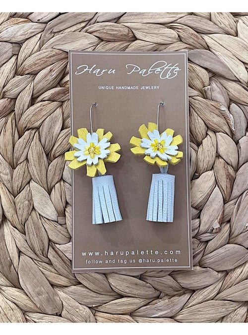 Haru Palette Jewelry Yellow w/White Sakura with Tassel Earrings Leather Earrings | Yellow and White Sakura  | Haru Palette at sungkyulgapa sungkyulgapa