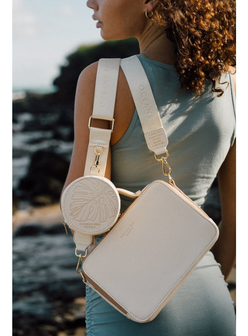 Ocean's End Handbag Chanel in Creme