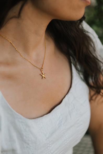 Gold triangle necklace, upside-down outline triangle, gold chain neckl –  Shani & Adi Jewelry