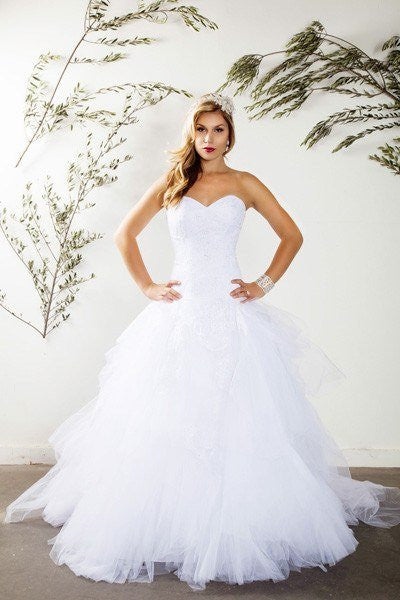 strapless sweetheart ball gown wedding dress