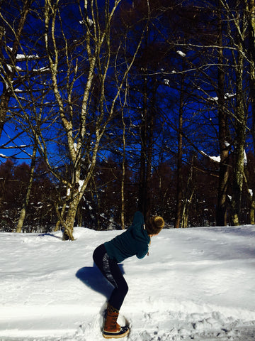 Ski-Yoga-Stuhl-Pose-Linksdrehung