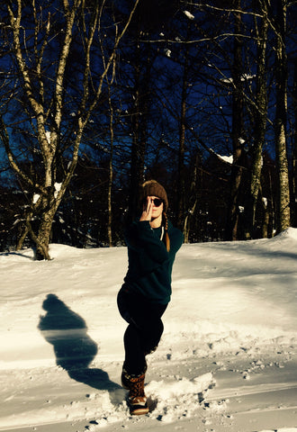 Ski-Yoga-Aigle-Pose