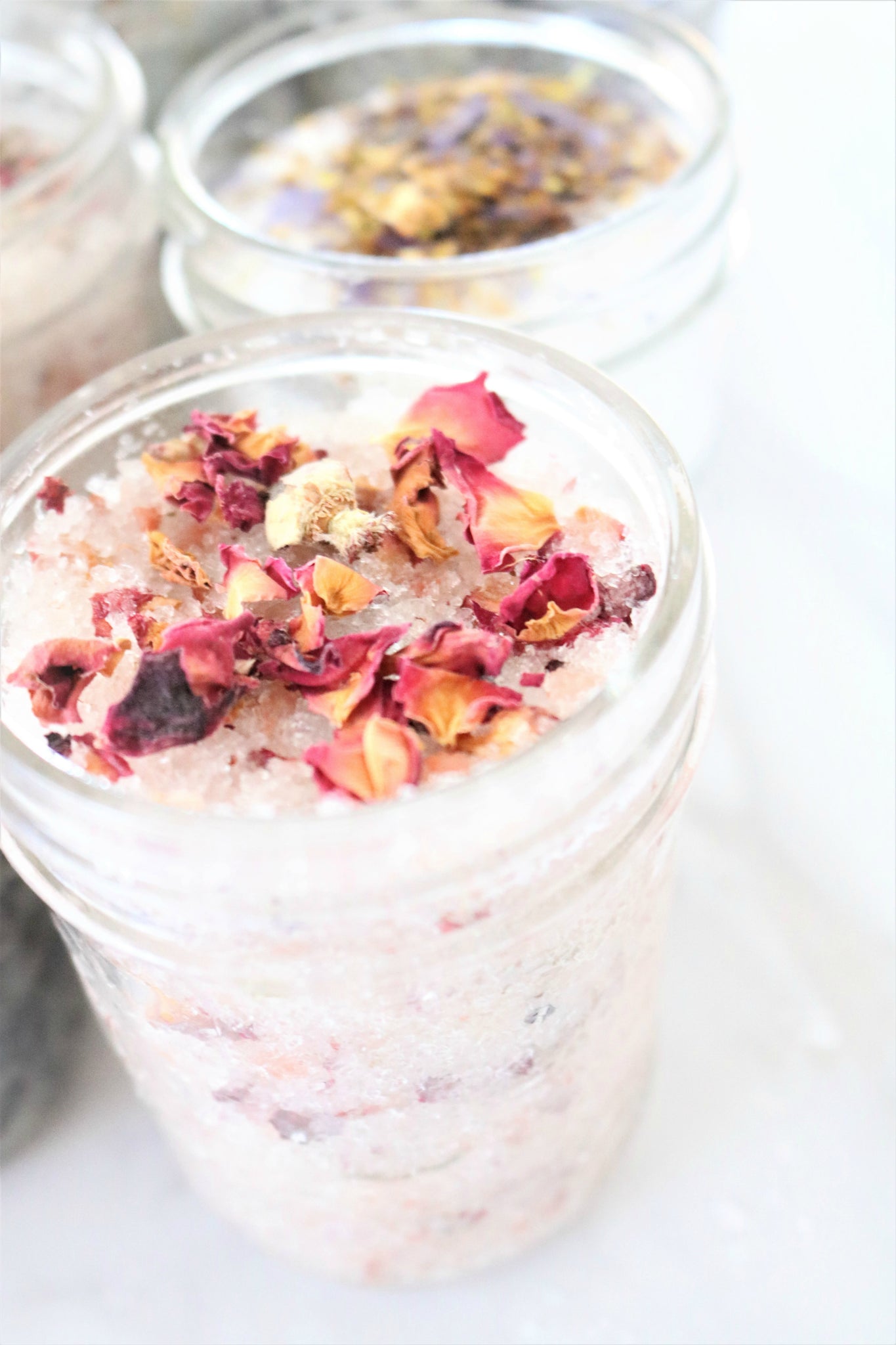 www.shesatyourdoor.com  DIY bath salts 