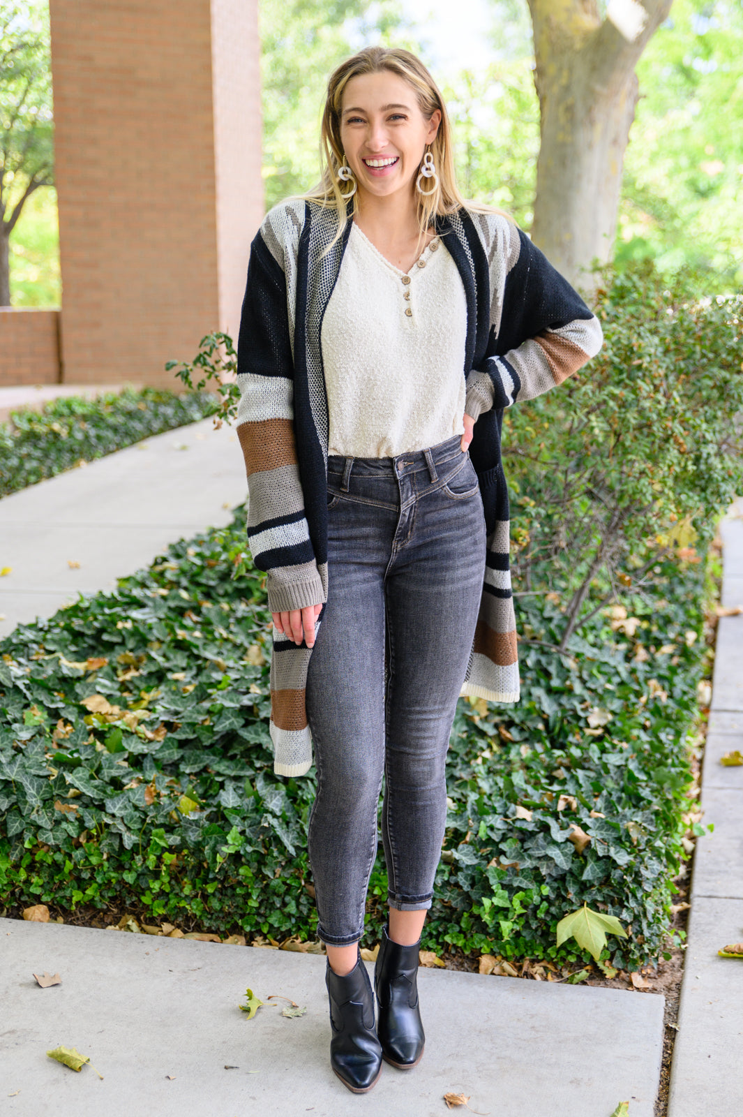 Classic Style: Black Jeans, Chunky Beige Open Cardigan OOTD