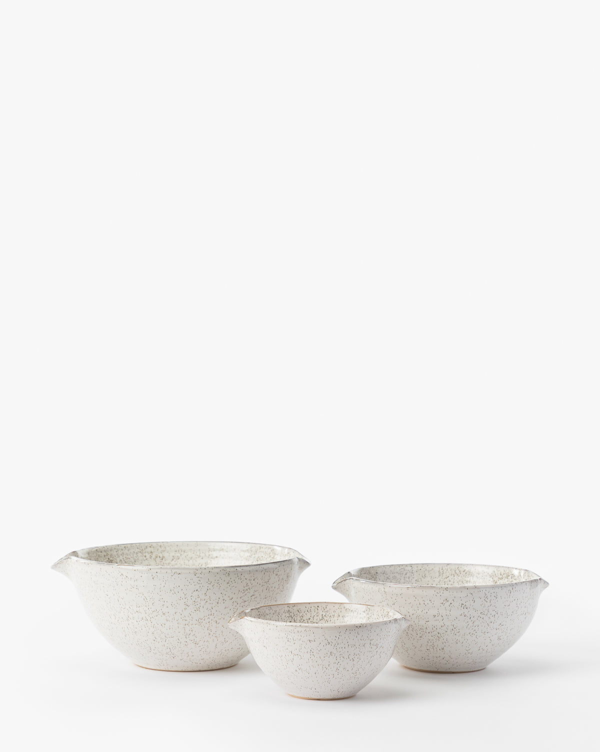 https://cdn.shopify.com/s/files/1/1496/0124/files/DecimaSpeckledBowls_Setof3_-MKTN1090-OWH-S3-MAIN-T.jpg?v=1688398899