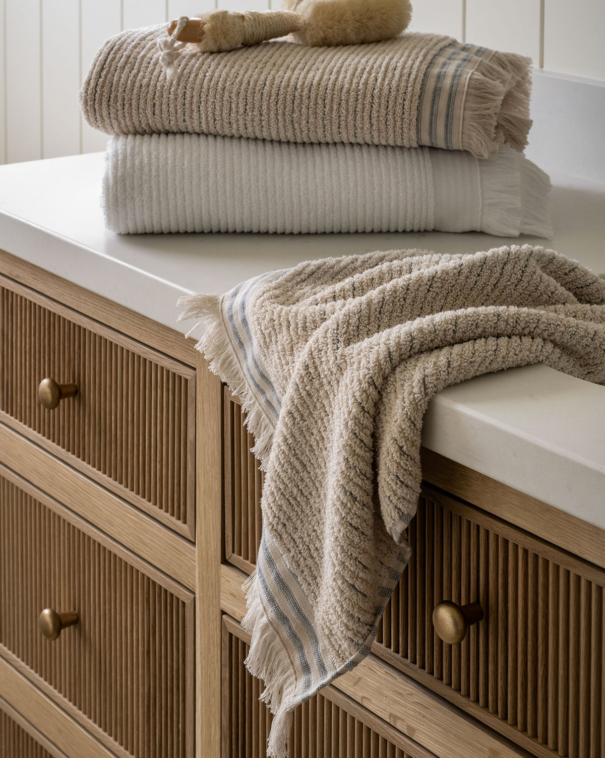 Thin Stripe Linen Hand Towel – McGee & Co.