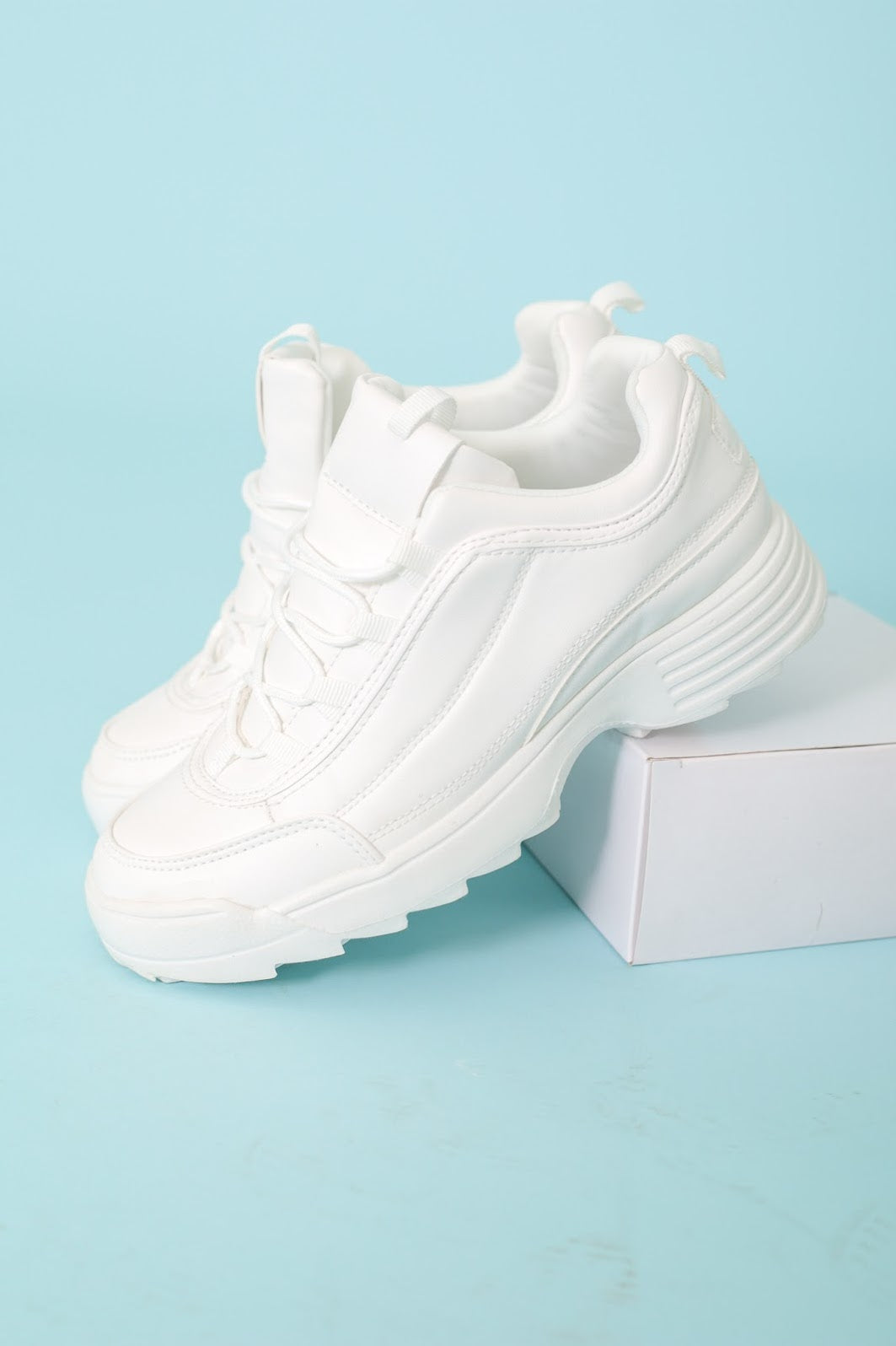 chunky dad sneakers