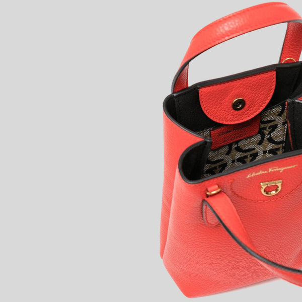 Gucci Icon GG Interlocking Wallet On Chain Red Crossbody Bag 615523 Red buy  to India.India CosmoStore