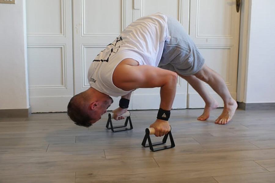 How to Do Pike Push-Ups — A Complete Guide for Beginners – DMoose