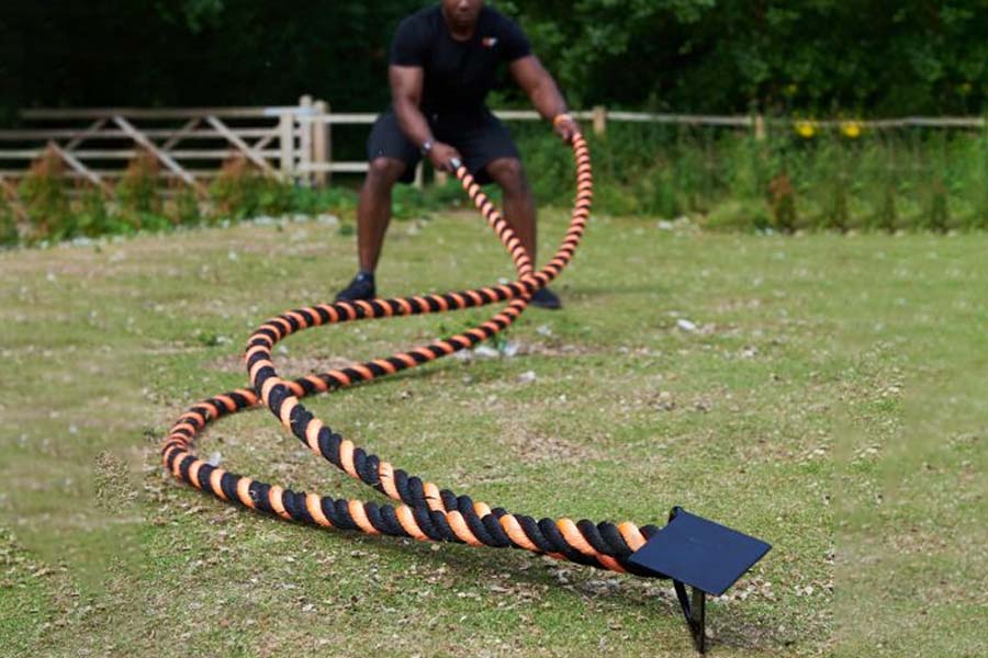 Battle Ropes Exercise - Outside Circles 