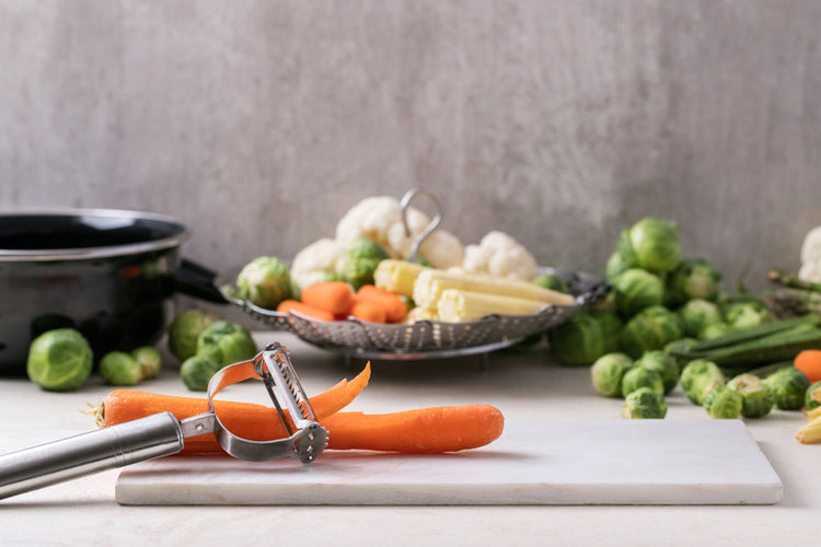 The Original Zoodle Slicer -Vegetable Spiral Slicer w BONUS Peeler