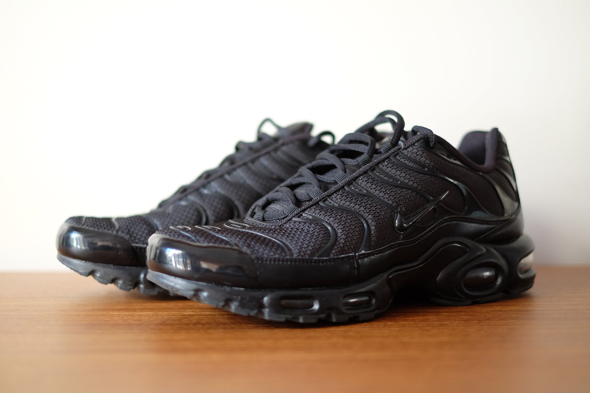 black nike tns womens