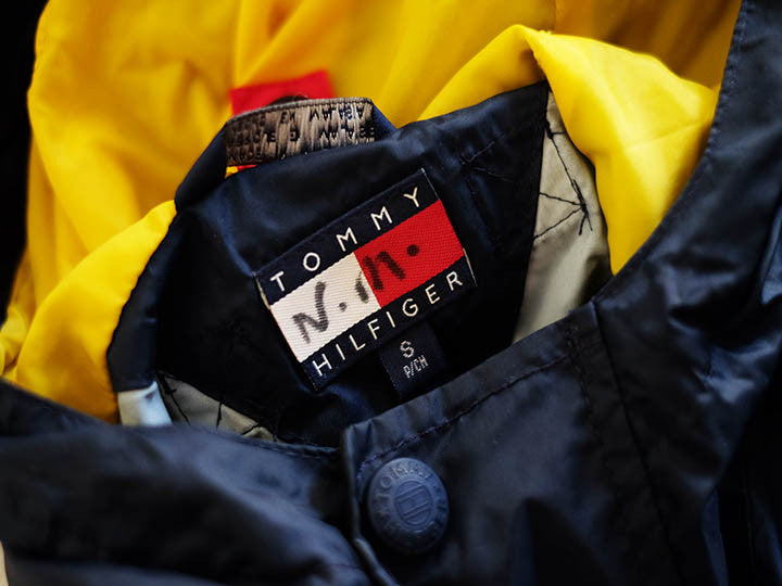 tommy hilfiger windbreaker xs