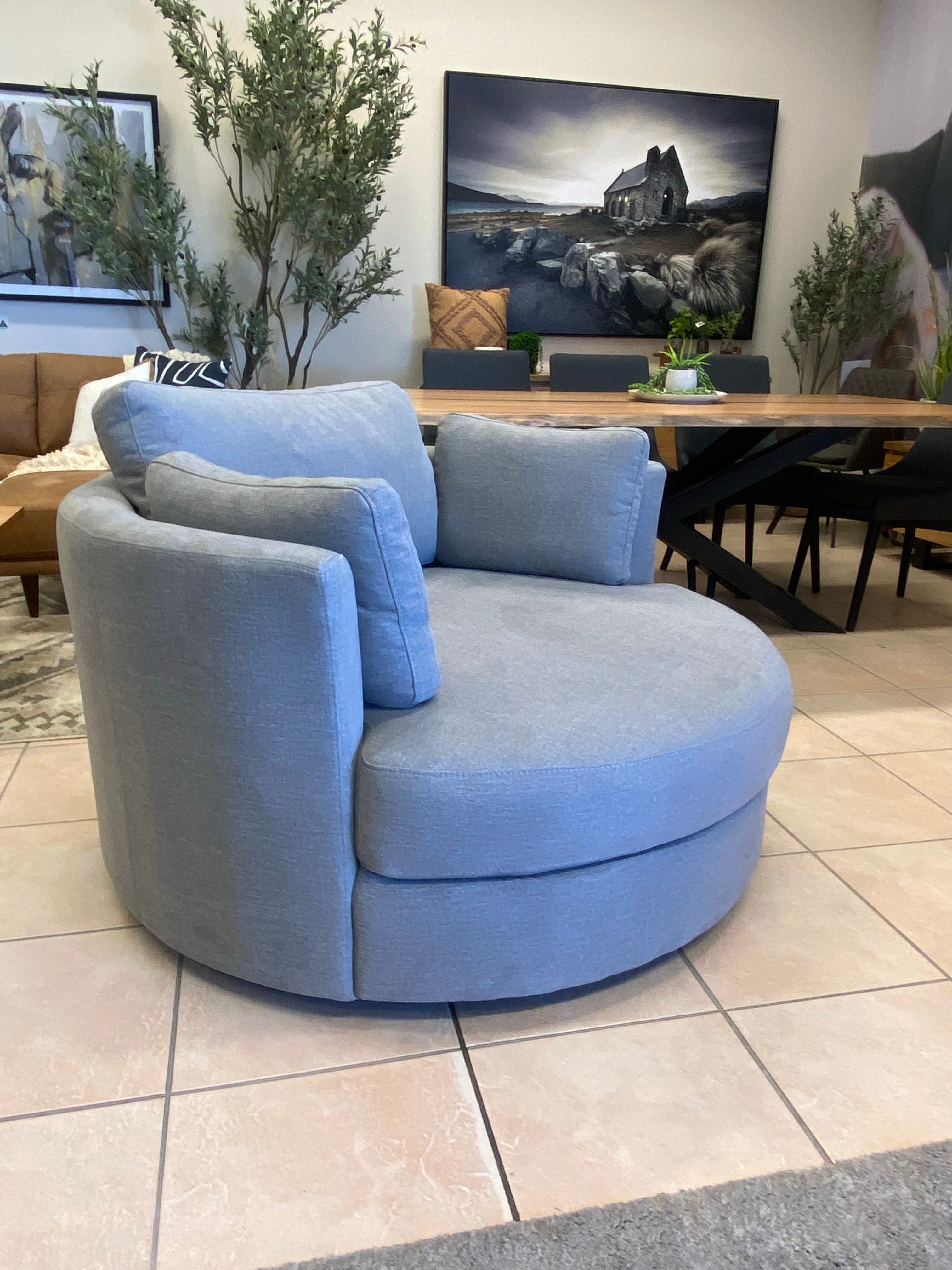 snuggle chair with ottoman