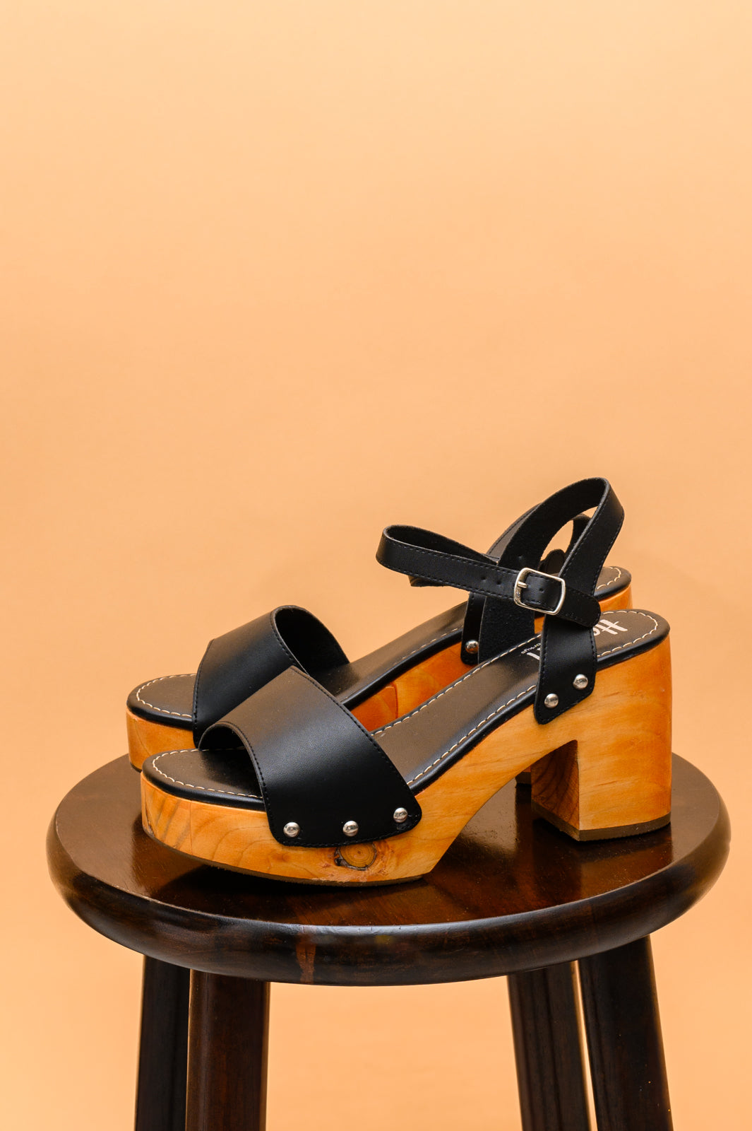 Black Women Sandals With Block Heels | WalkTrendy at Rs 385 | Mumbai| ID:  25570158030