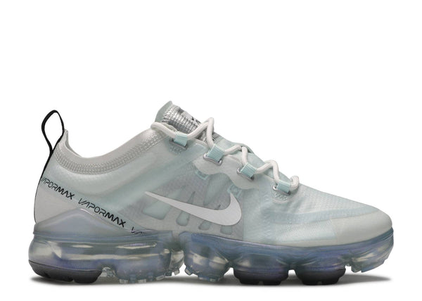 white nike vapormax 2019