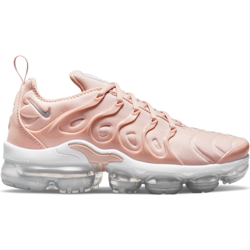 vapormax plus coral