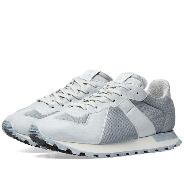 MAISON MARGIELA 22 Painted Retro Runner Sneaker, Grey/ White – OZNICO