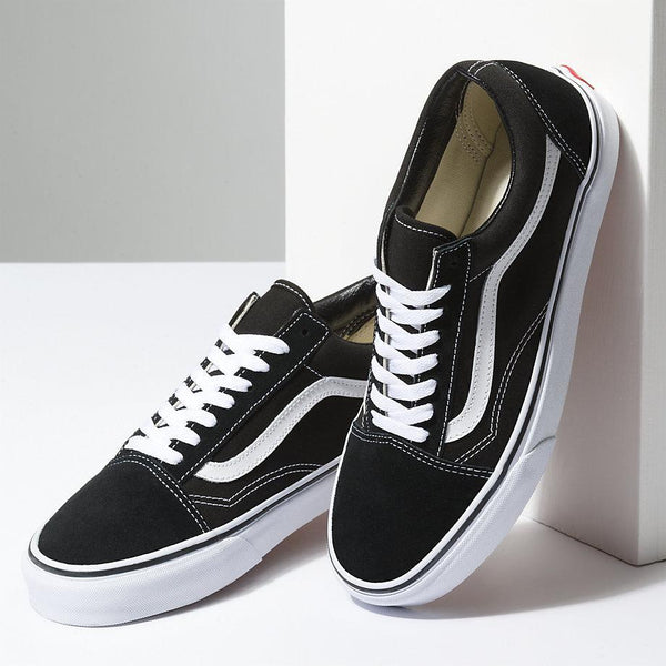 vans classic black and white