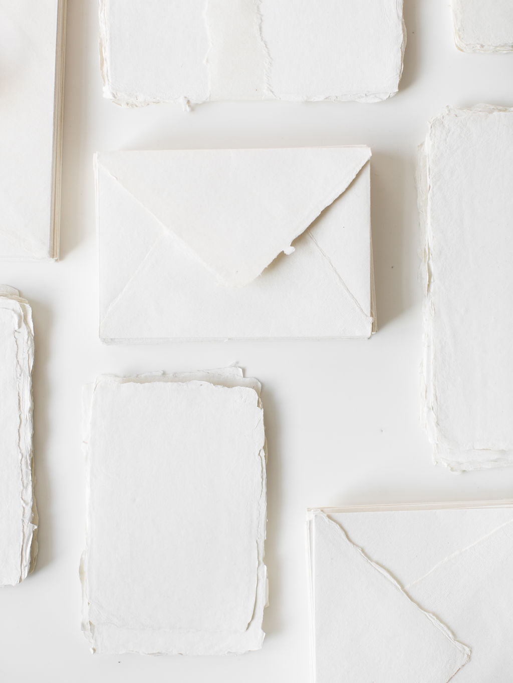 Hvilken en subtropisk Aja Handmade Paper in Off-White – Idyll