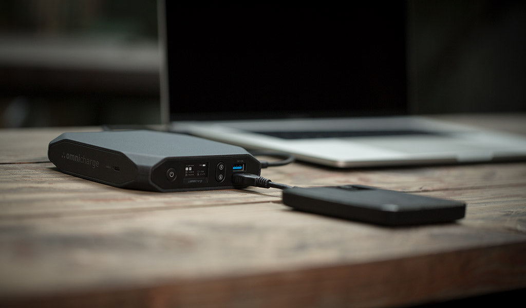 Omnicharge Omni USB-C charging MacBook